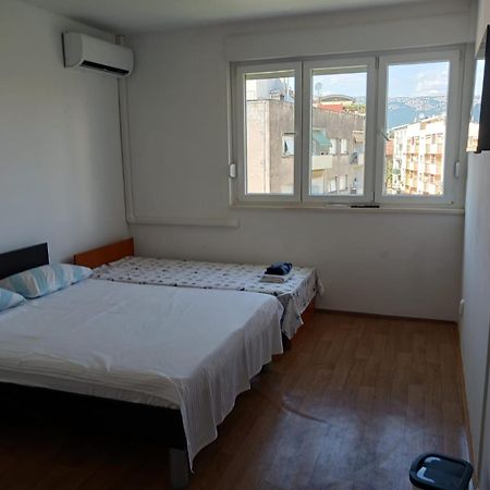 Room With Private Toilet And Terrace In City Center In Shared Apartment Split Exterior foto
