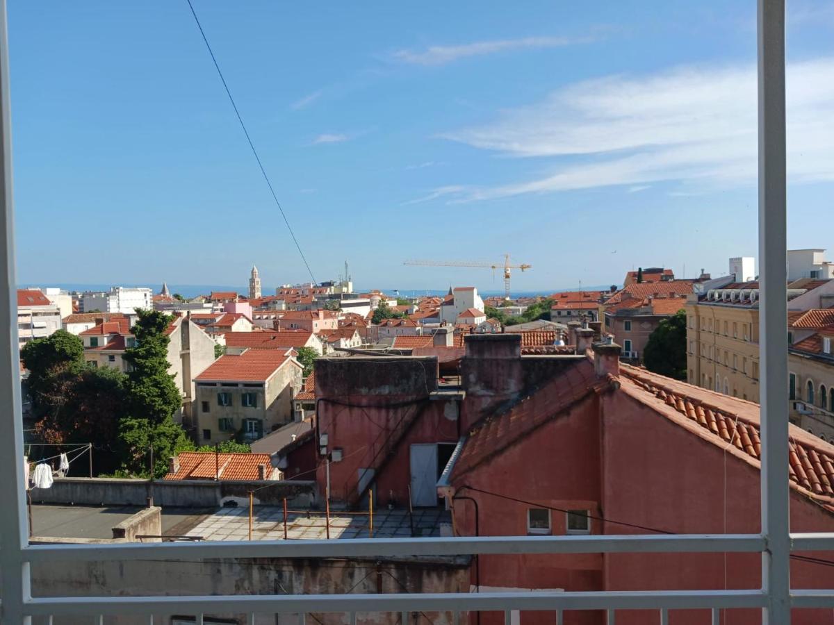 Room With Private Toilet And Terrace In City Center In Shared Apartment Split Exterior foto
