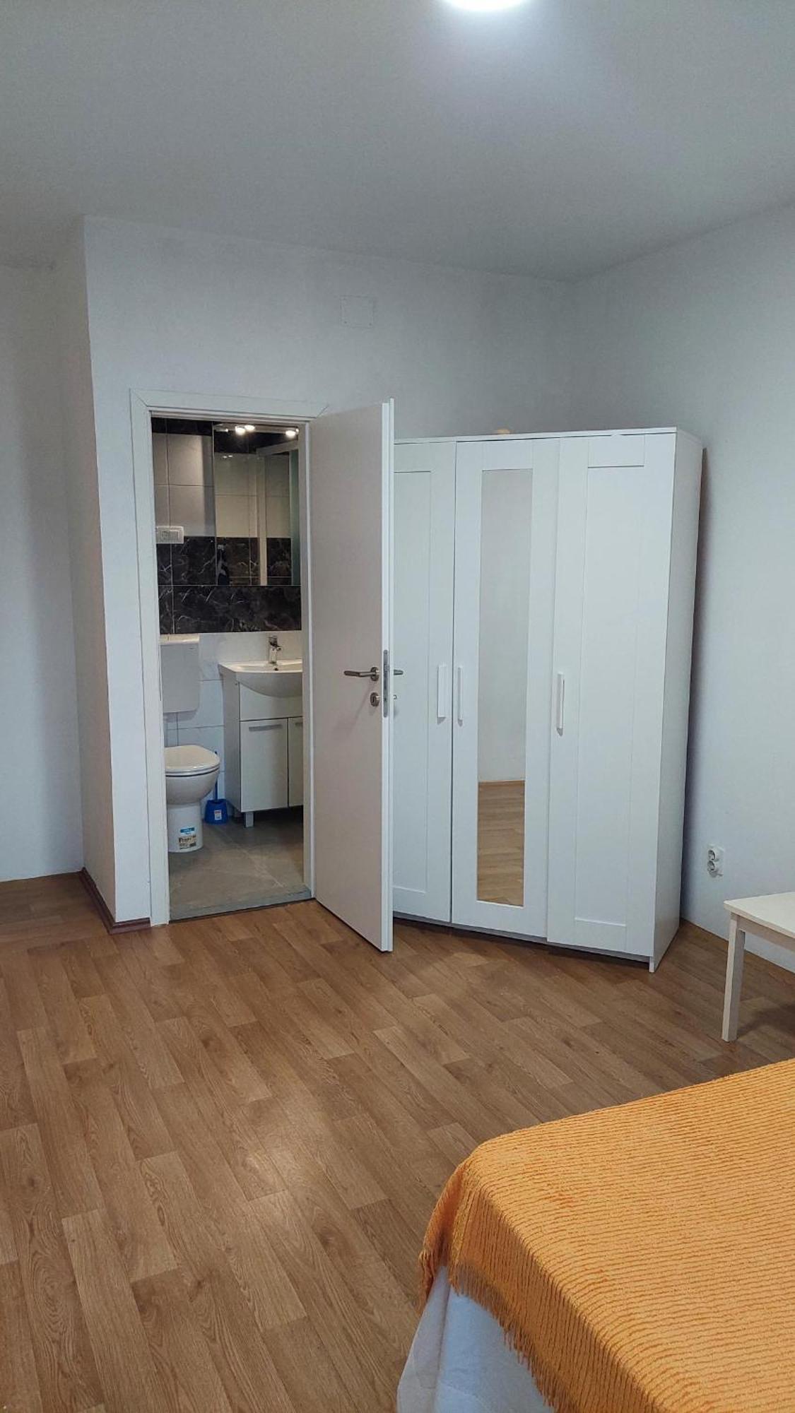 Room With Private Toilet And Terrace In City Center In Shared Apartment Split Exterior foto
