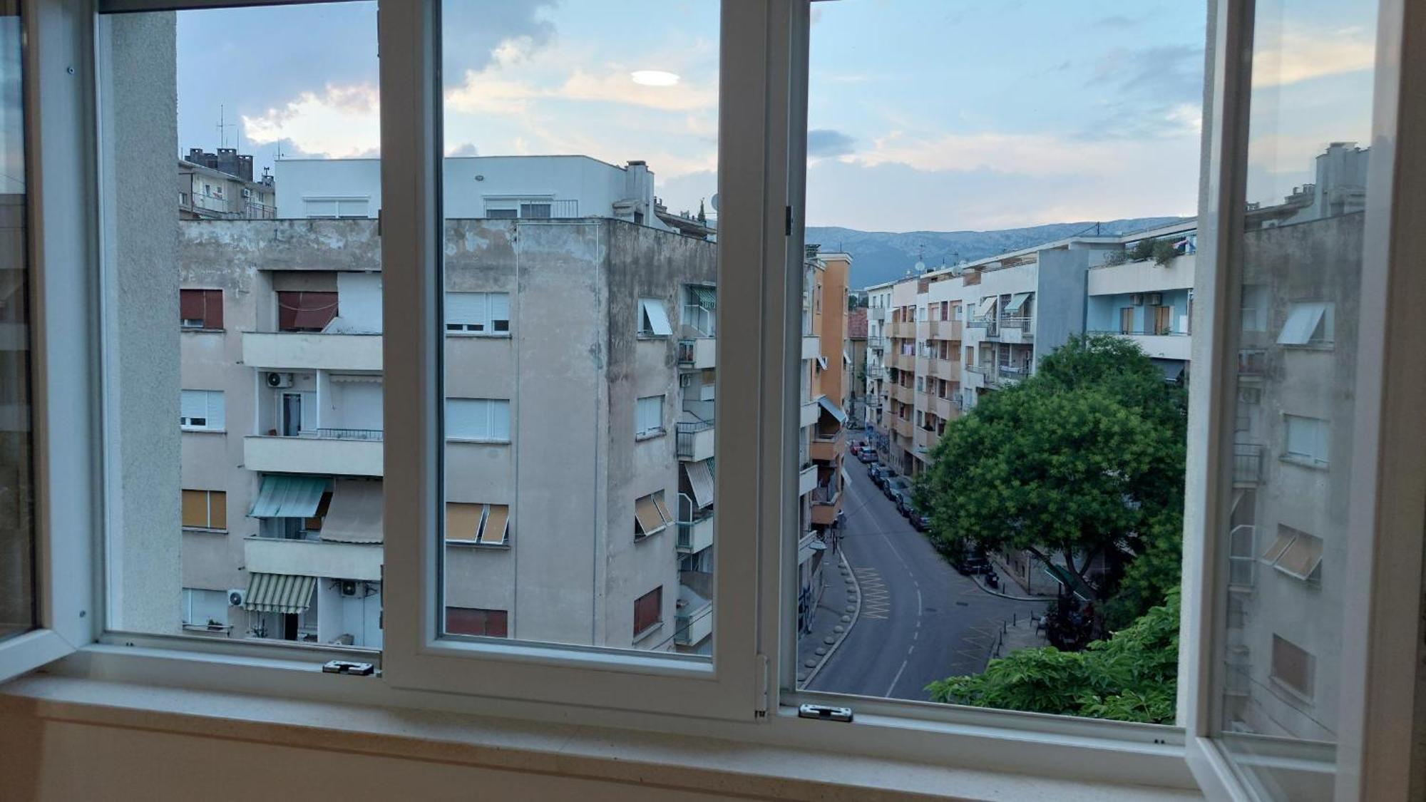 Room With Private Toilet And Terrace In City Center In Shared Apartment Split Exterior foto