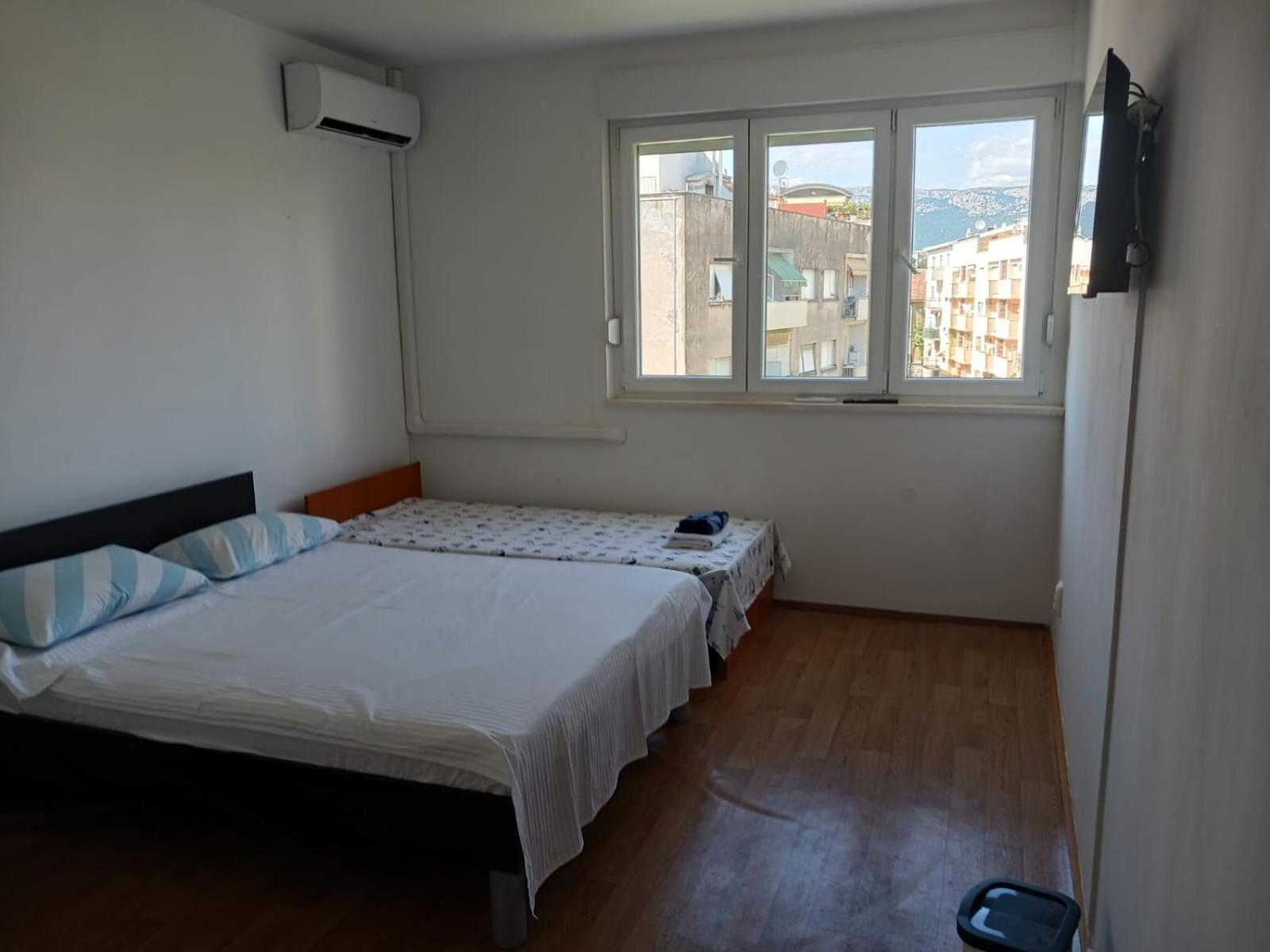 Room With Private Toilet And Terrace In City Center In Shared Apartment Split Exterior foto